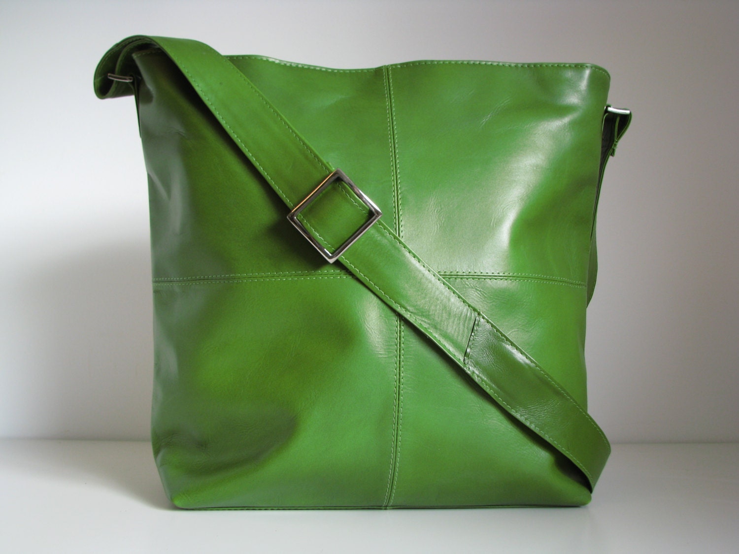 Large Kelly Green Messenger Bag Handbag
