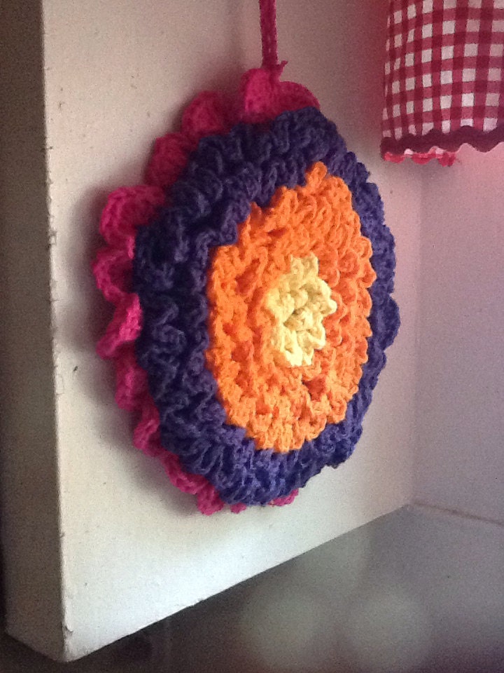 Vintage Style Flower Hot Pad