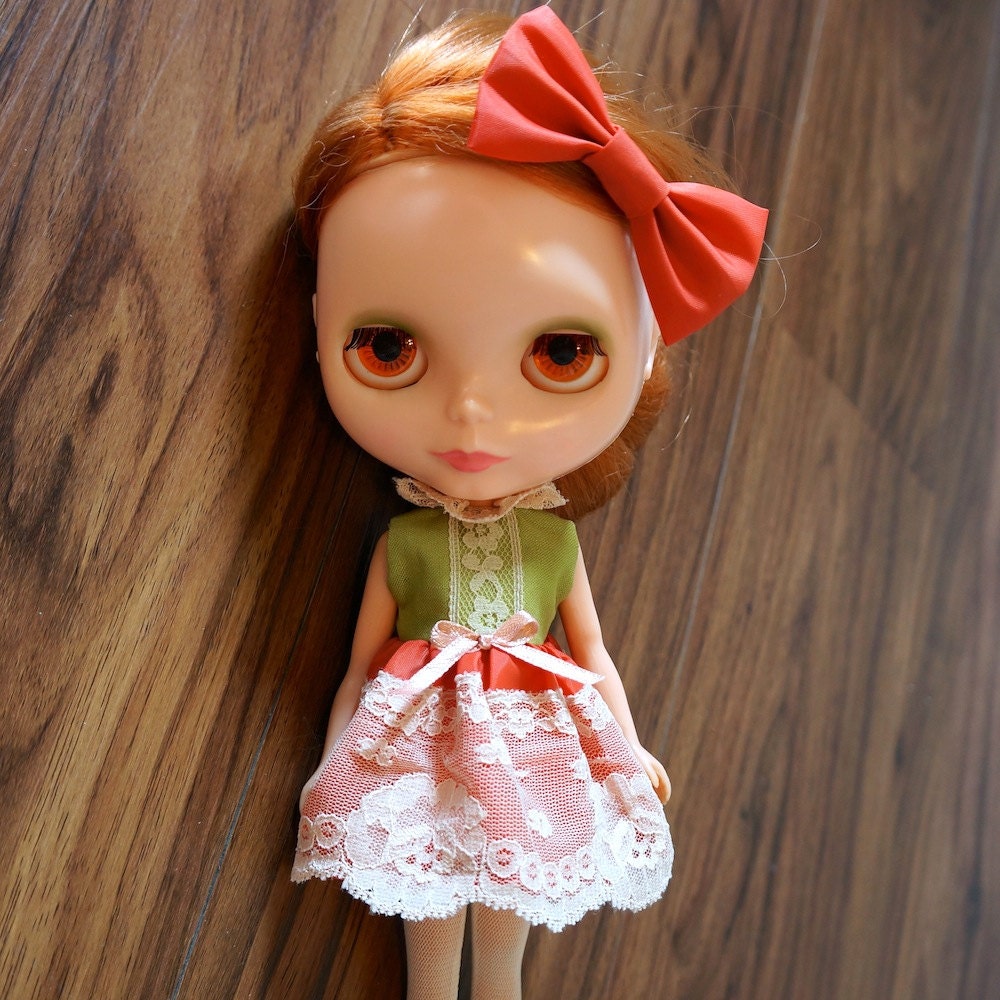 OOAK peas and carrots vintage dress and bow set for blythe