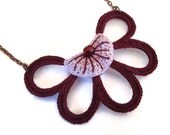 Symmetric and rigid half flower necklace, burgundy, pink, spring, romantic, simple, minimalist, regular, crystal