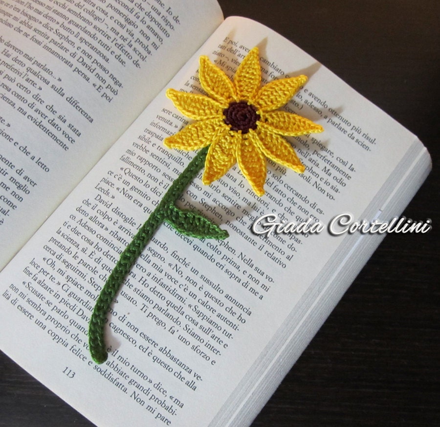 Crocheted flower bookmark, crochet, sunflower, daisy, yellow, green, brown, leaf, retro
