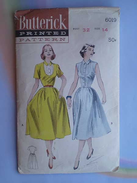 Vintage 50s Full Skirt Dress Pattern 32