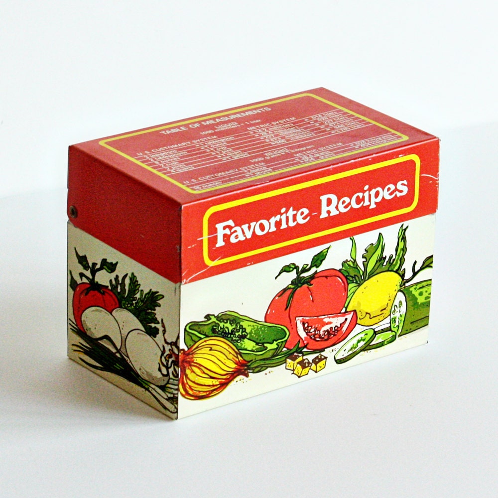 Vintage recipe box - metal - Vegetables - Favorite Recipes - Table of Measurements - Ohio Art Co