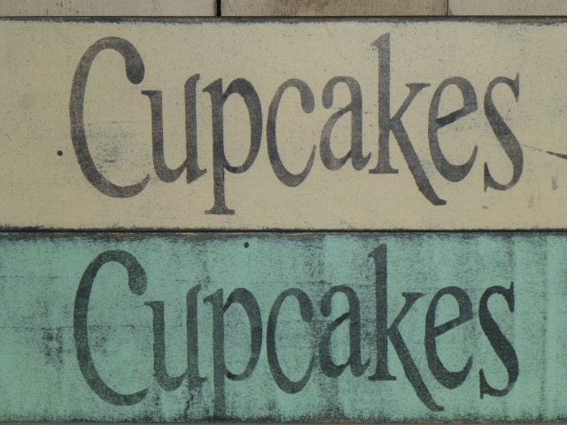 CUPCAKES sign / SHABBY & CHIC cupcakes sign / bakery sign / Wedding dessert buffet sign / bakery shop sign