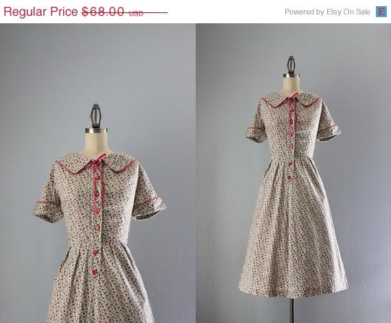 Storewide Sale 1950s Dress / Vintage 50s Cotton Day Dress / Tiny Floral Print Fifties Dress