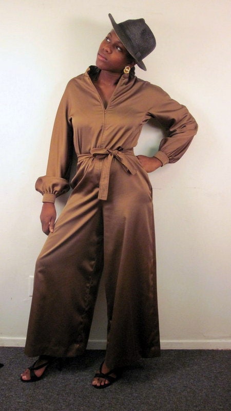 this sexy vintage 80s satin jumpsuit will add high drama to your warbrobe sz sm LEO NARDUCCI