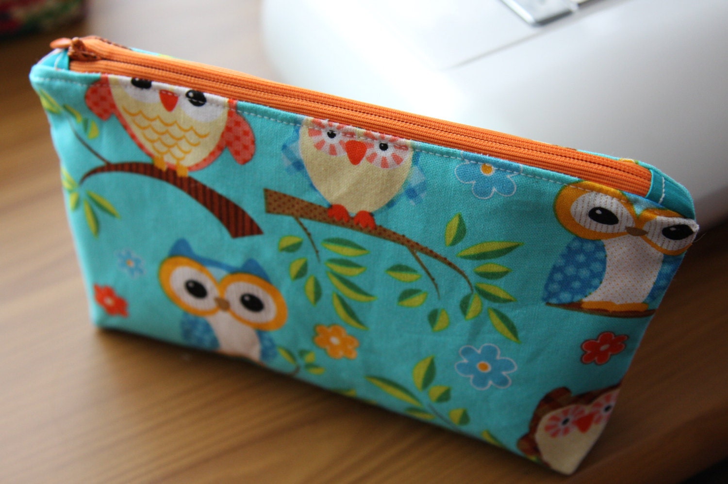 lined wee zipper bag.