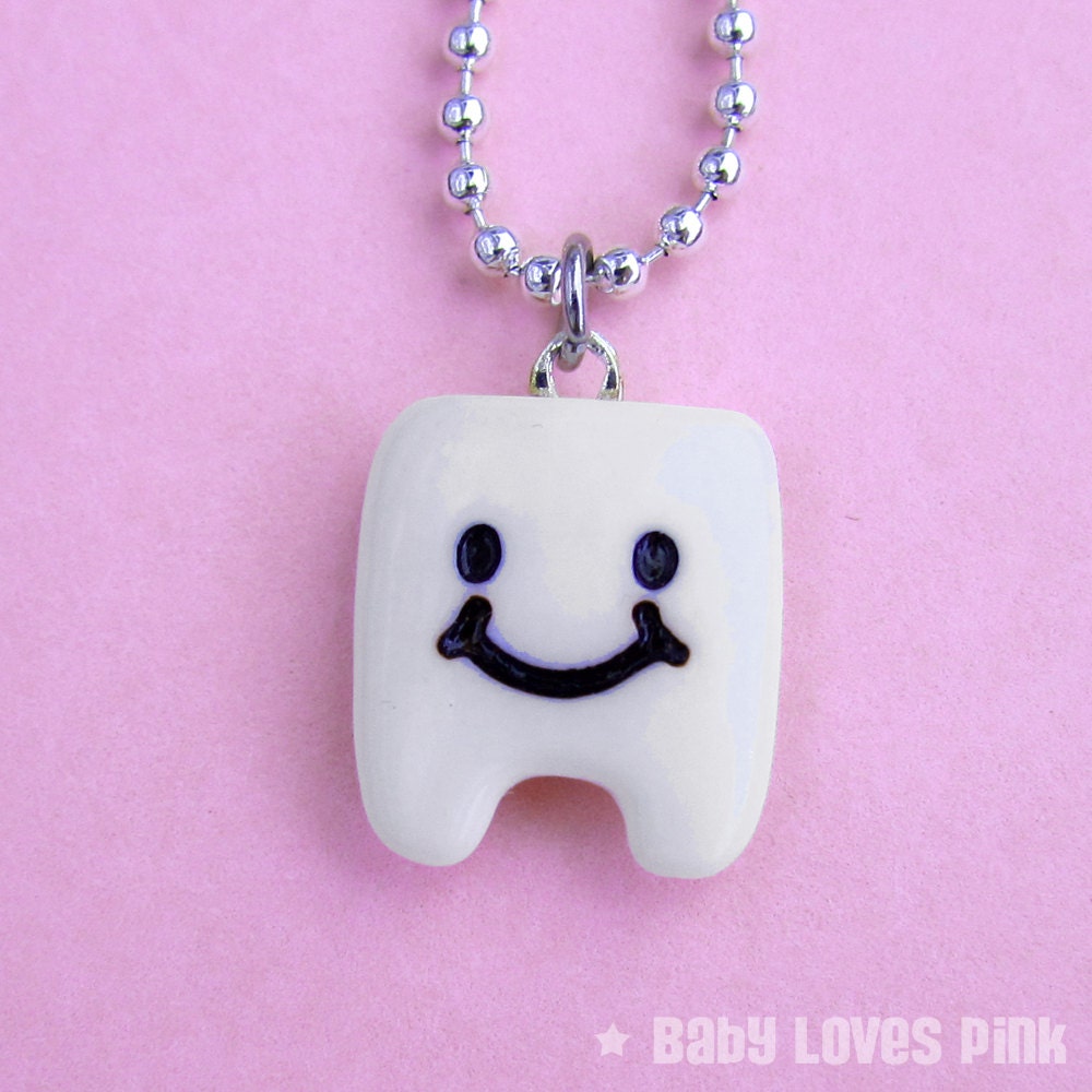 Pearly White Tooth Necklace - Cute happy smiley tooth