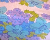 Vintage 1970s Lilac Flower Rectangular Tablecloth
