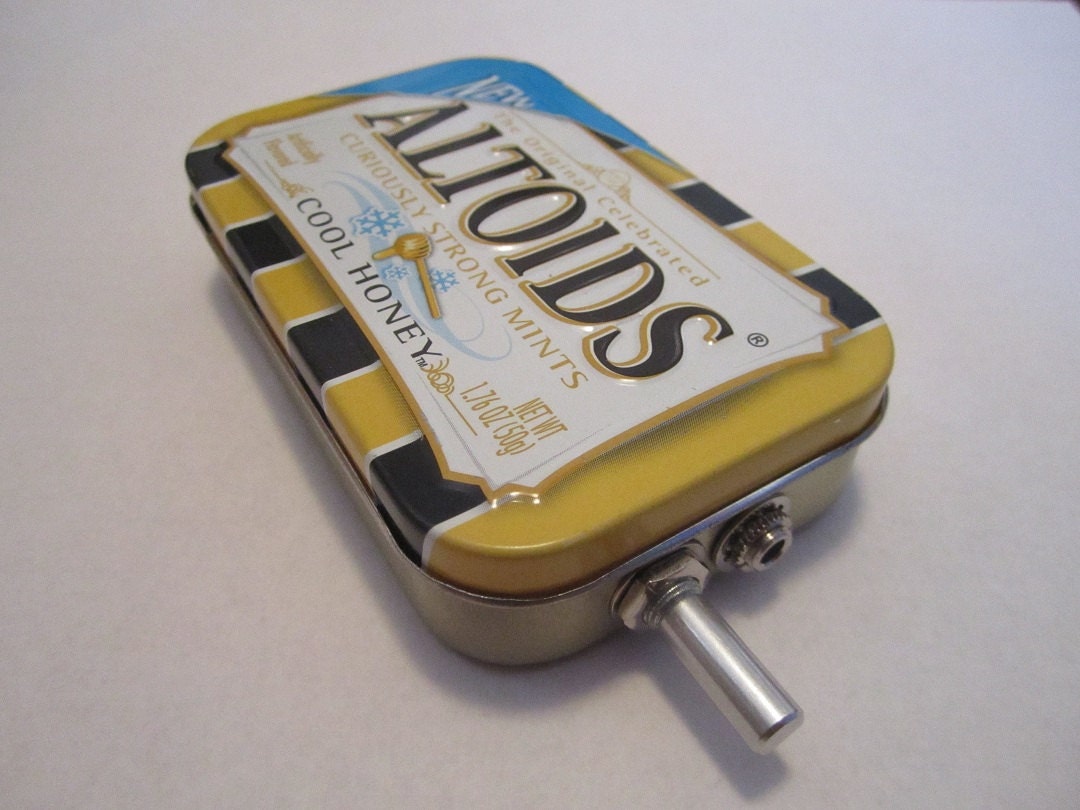 Portable Mint Tin MP3 Amp, With Speaker, Stereo Mixed, 10X Gain (Honey Altoids)