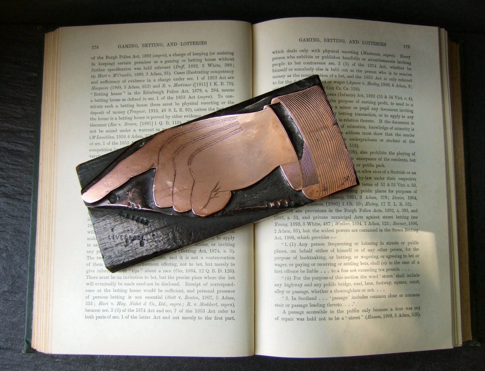 THIS WAY - Fabulous Vintage Letterpress Pointing Hand