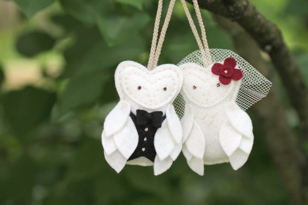 White Wedding Owls // Bride and Groom Felt Plush Ornamants // First Christmas // Door Knob Hangers by OrdinaryMommy