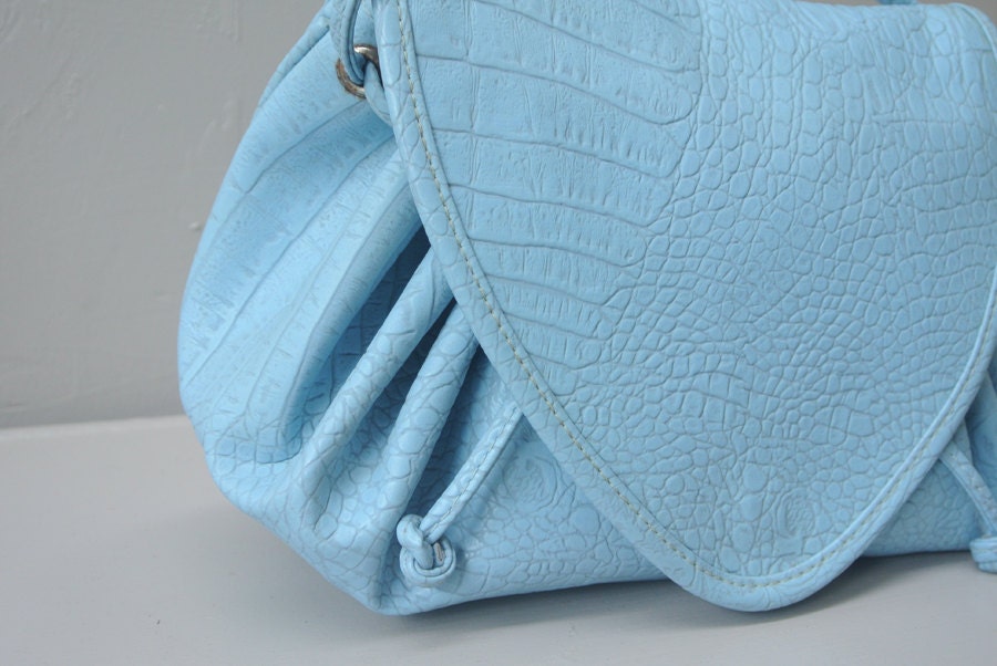 vintage sky blue bag / crossbody mock croc cinch Summer tote purse