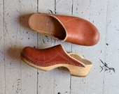 1970s clogs / vintage 70s shoes / Olaf's Daughter leather clogs