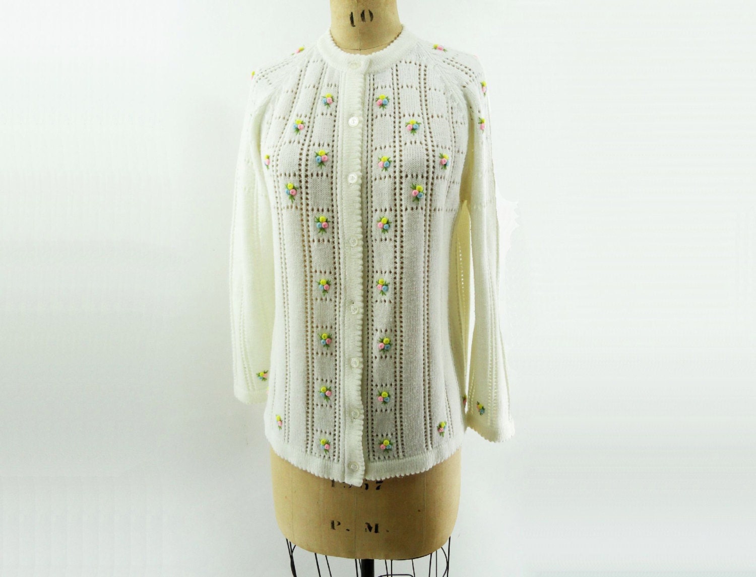 Vintage White Cardigan Pointelle 1960s Sweater Embroidered Flowers / m