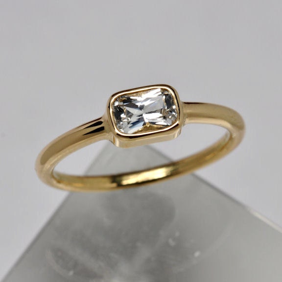 Emerald cut sapphire bezel ring - engagement ring - 18k gold
