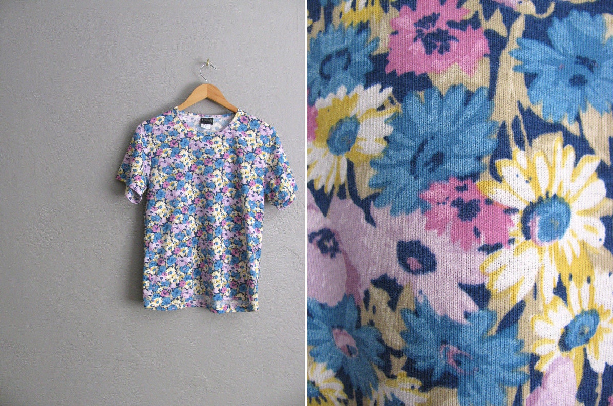 vintage '90s blue & pink SPRING FLORAL TEE. size s m l (osfm).