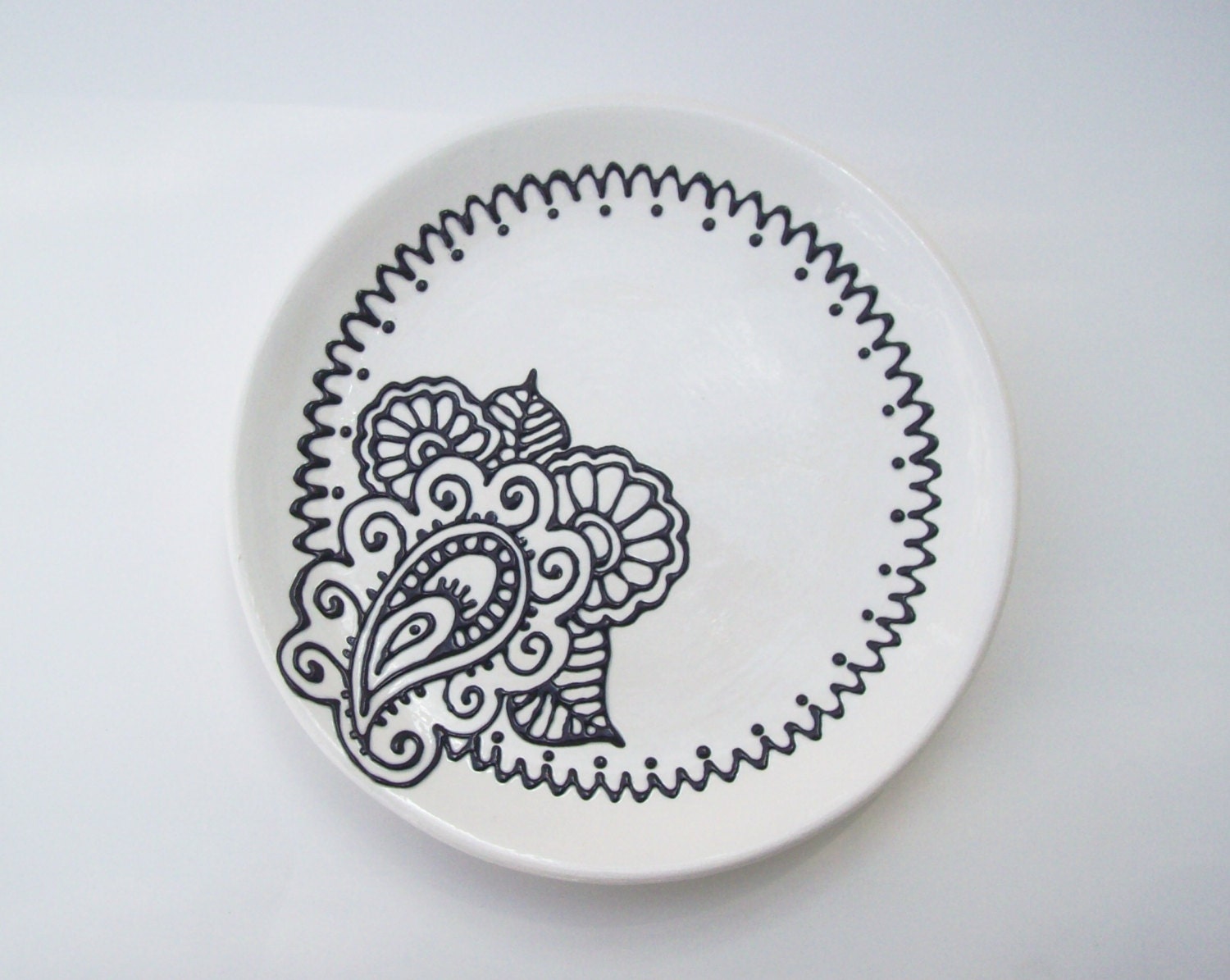 Henna Paisley Design Plate 7" Dia. - Ready to Ship