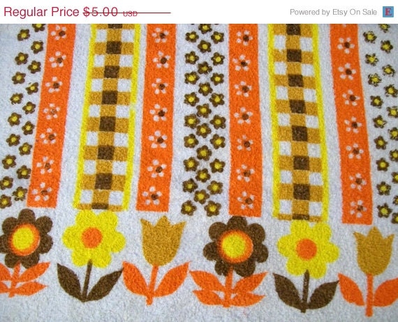 MEMORIAL DAY SALE Vintage Hand Towel,  Kitchen Towels, Springtime Flowers, Vintage Kitschy