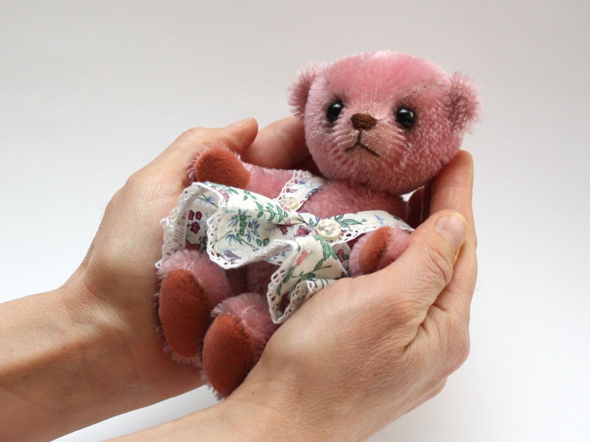 Amelie Artist Teddy Bear 6,5", OOAK, mohair, pink, white, green, summer