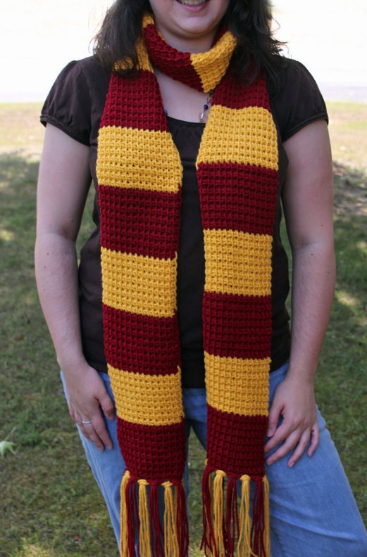 Gryffindor "Harry Potter"-inspired scarf