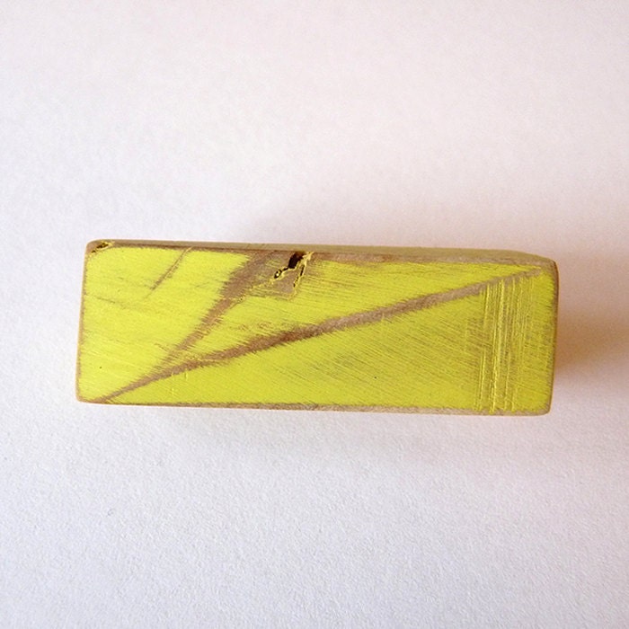 Lemon yellow rectangle angular brooch