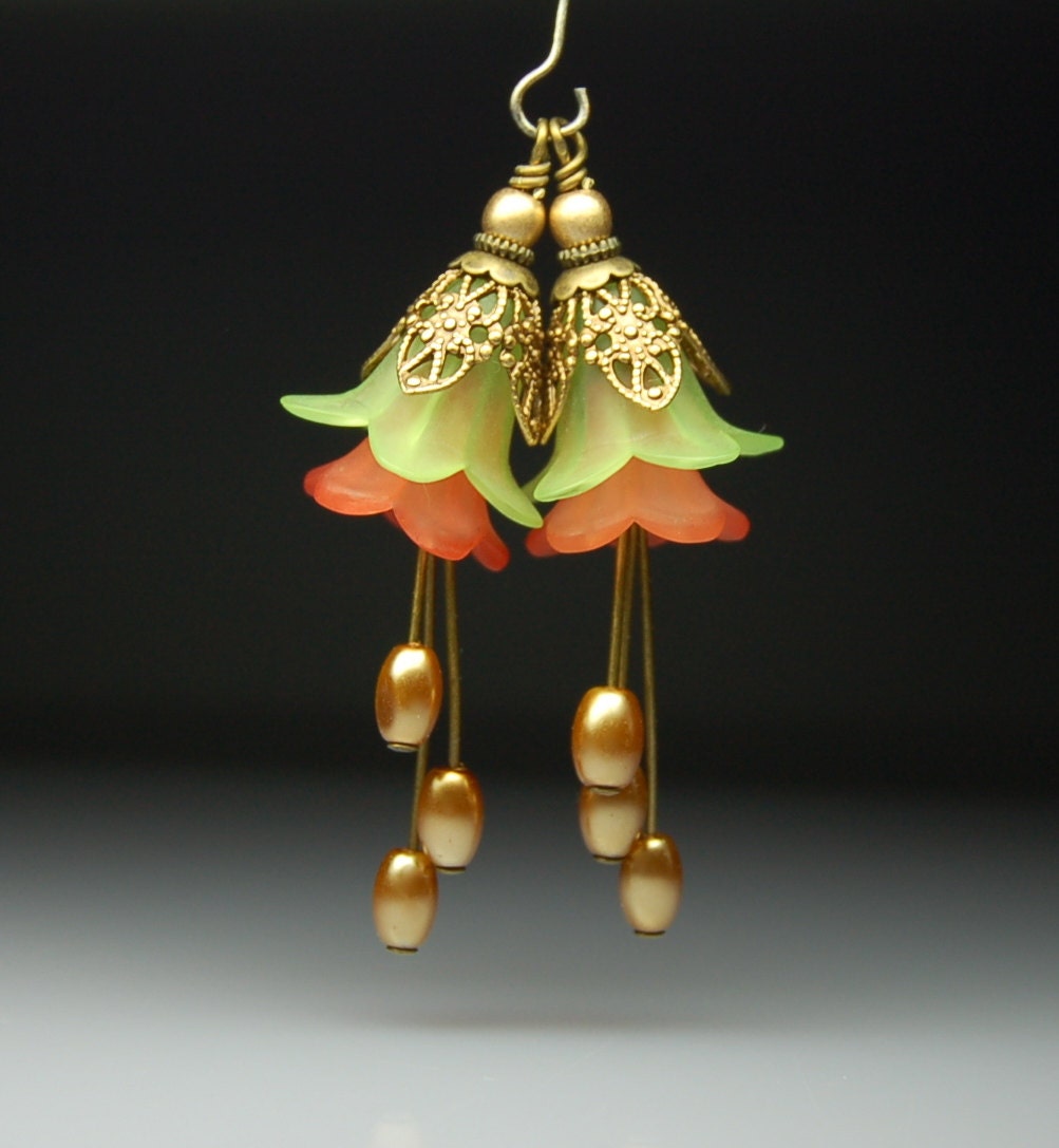 Vintage Style Bead Dangles Green Lucite Flowers Pair G37