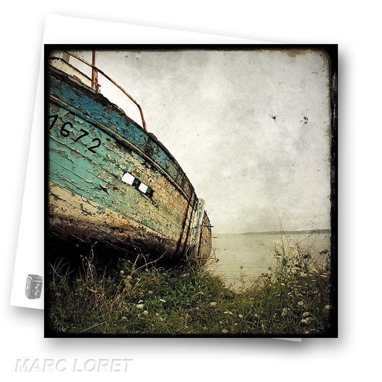 Epave de Bateau 02 - Fine Art Photography French Boat Wreck - Photo Postcard