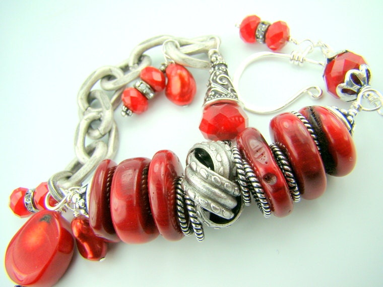 Red chunky bracelet, chunky red coral bracelet, chunky bracelet, red charm... RED CORAL