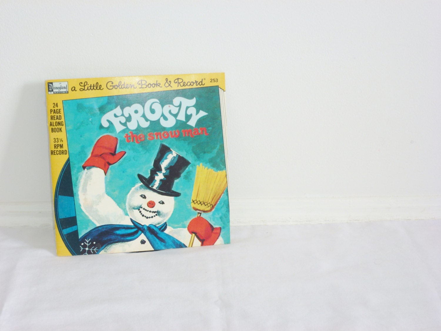 Vintage 'Frosty The Snowman' Record Story Book