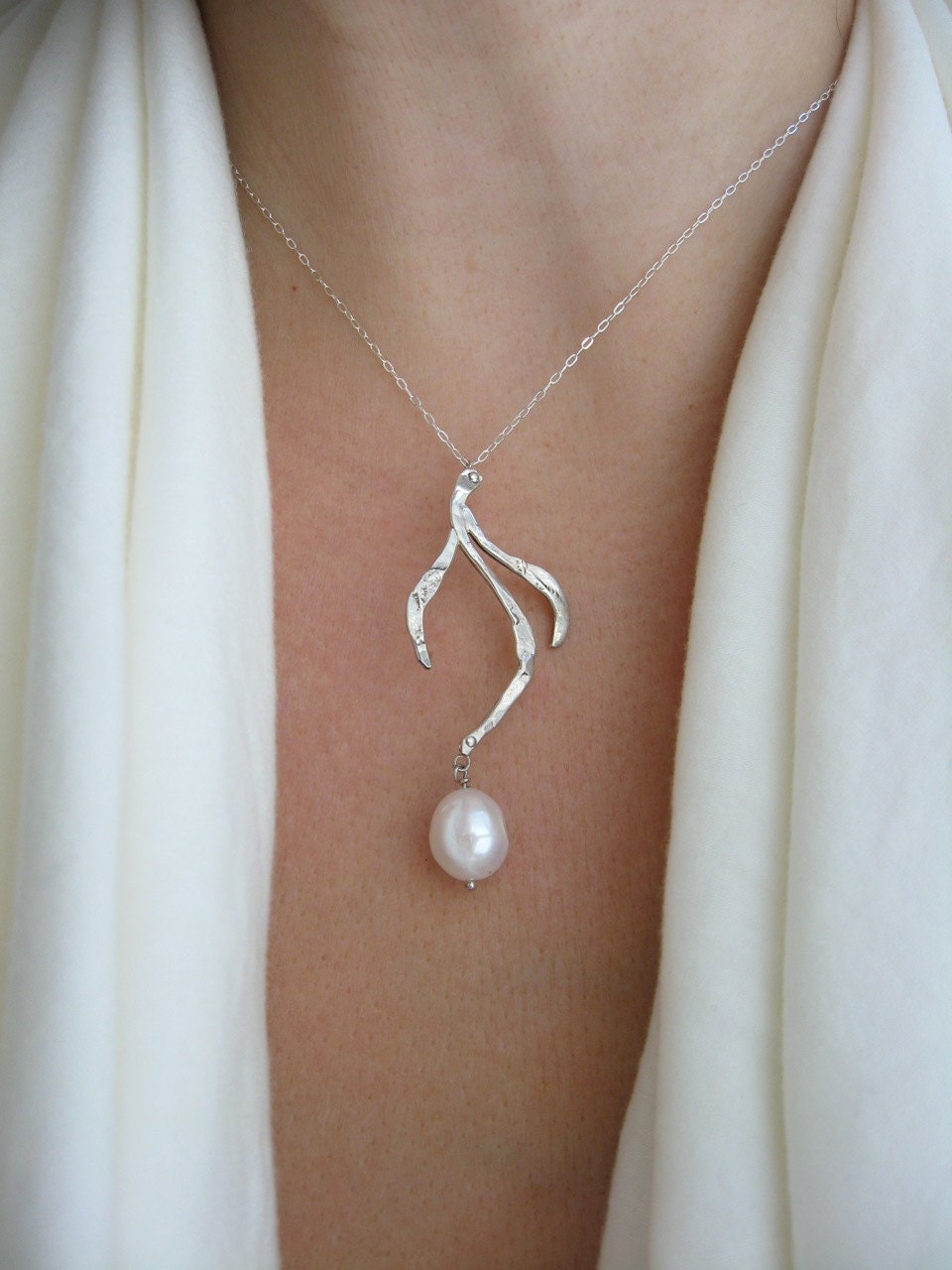 Sterling vine and pearl pendant necklace