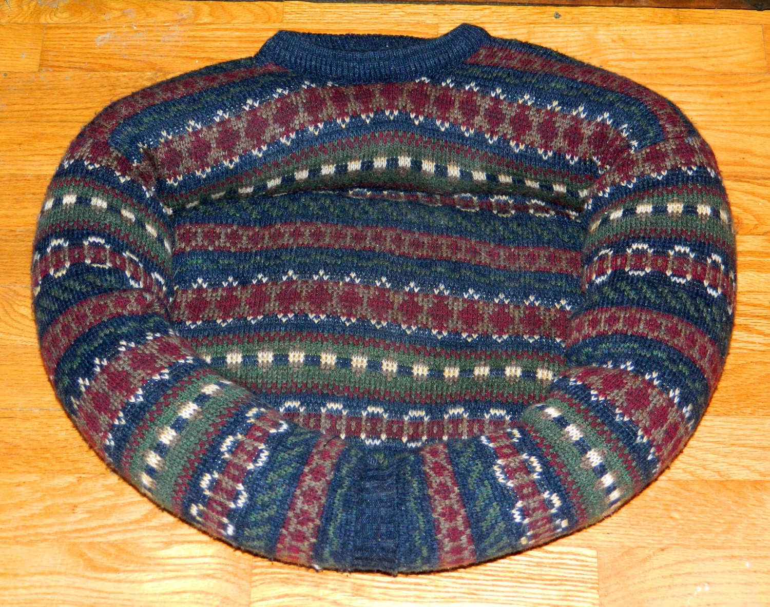 CAT Bed DOG Bed Pet BED Handmade Upcycled Sweater Nest  CrabbyCats, Crabby Cats 009 Dark Blue Wine Green Patterned Stripes