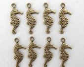 Tiny Antiqued Brass Ox Seahorse Charm Drop 13mm chm0192 (8)