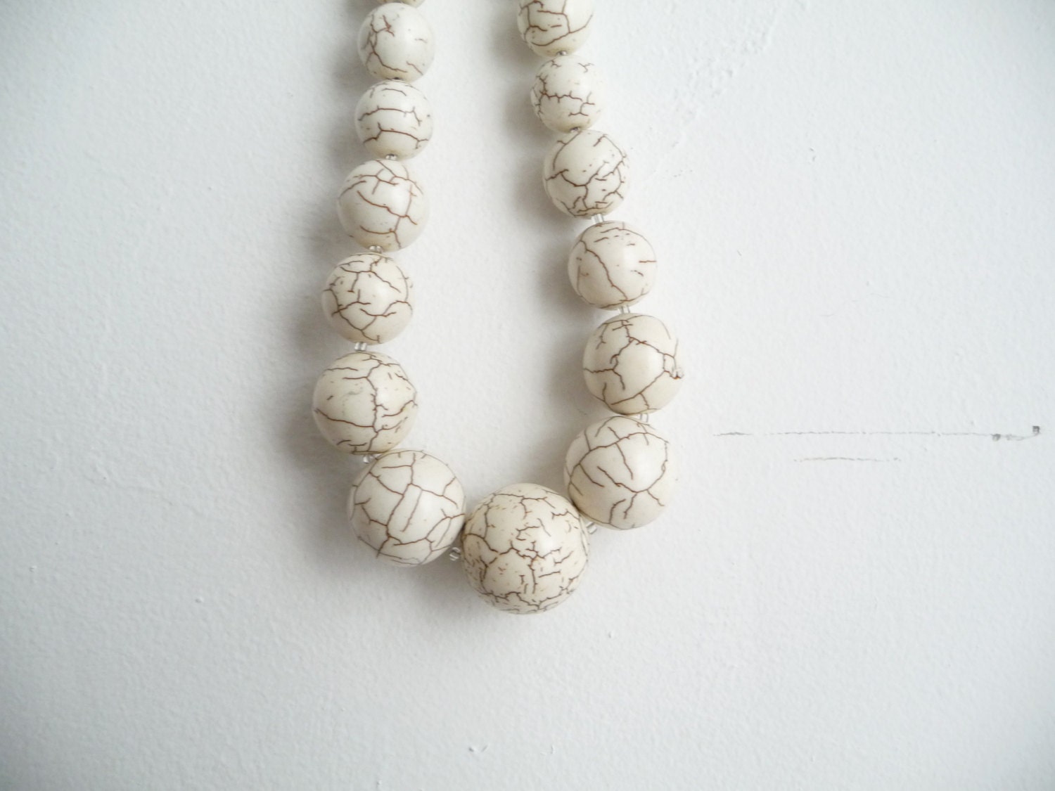 White Howlite Graduated Bead Necklace