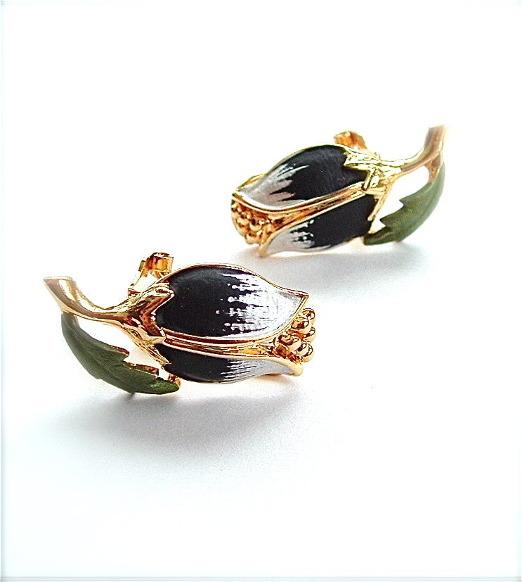 FREE US SHIPPING Tulip Flower Earrings Black White Enamel Garden Costume Jewelry