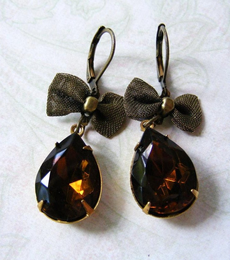 Vintage Coffee Brown Teardrop Earrings Dangles in Antique Brass