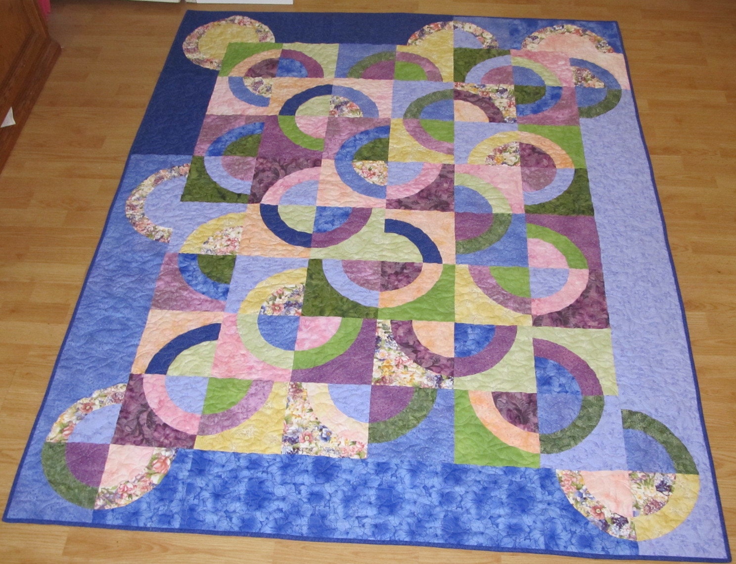 Handmade Curvaceous Curves Floral Lap Quilt