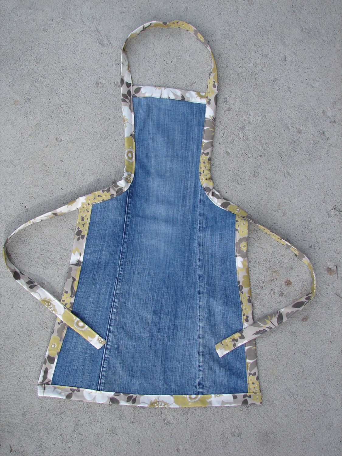 neutral flower levi apron