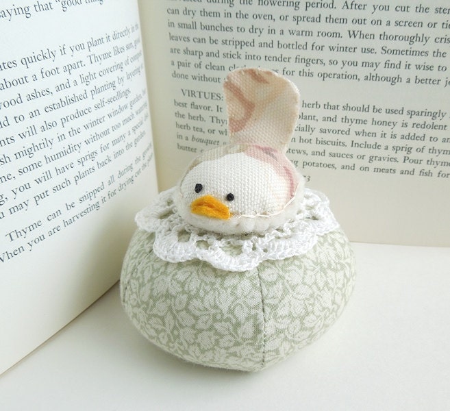 Small Cream Floral Bird on Light Green Pincushion Tuffet