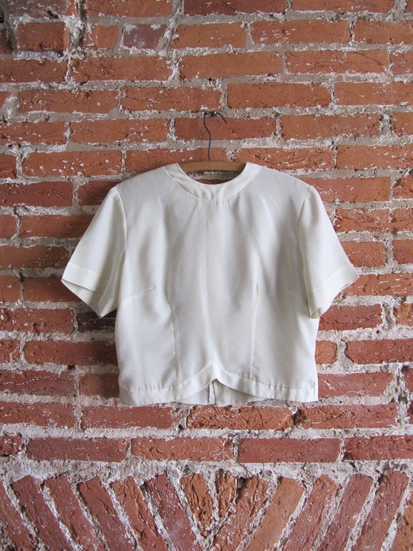 cropped cream blouse / 1960s vintage scalloped hem blouse