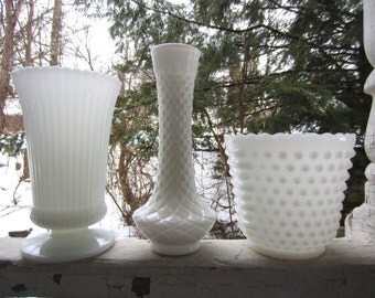 Vintage Milk Glass White Pedestal Bowl Scalloped Top Vases Set of 3 Wedding Garden Party Centerpiece