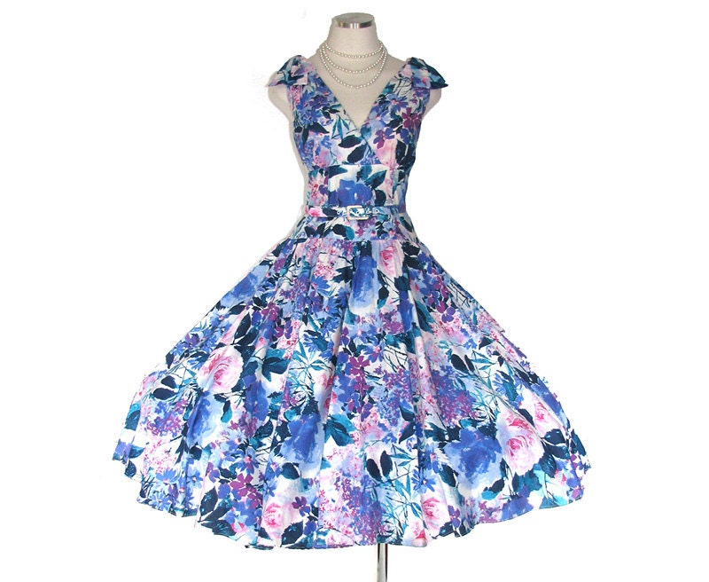 Vintage 80s does 50s Dress / 80s Dress / 1980s Dress / Purple Dress / Floral Dress / Sundress / Violet / Lavender / Size M