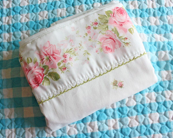 So So Lovely Vintage Sheet --- Twin Flat