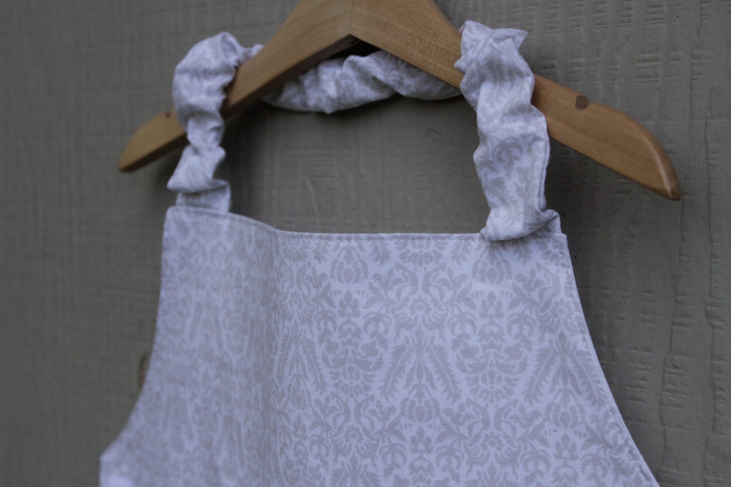 APRON - White Damask