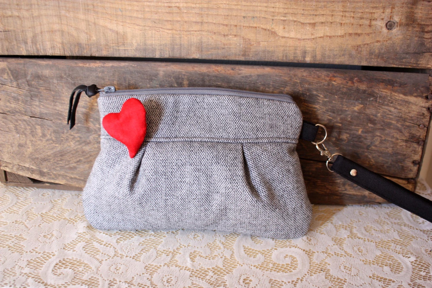 Pleated Valentine Wristlet/ Pouch/ Clutch// Wool / Grey & red colors with detachable heart pin--Ready to Ship-- - cindymars7