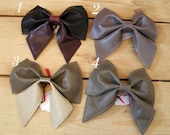 BROWN BAG EXTRAVAGANZA. Shades of browns, leather Bow Brooches