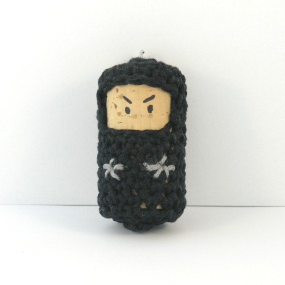 Black ninja keychain - crochet dangle, zipper pull, plushie keychain - amigurumi