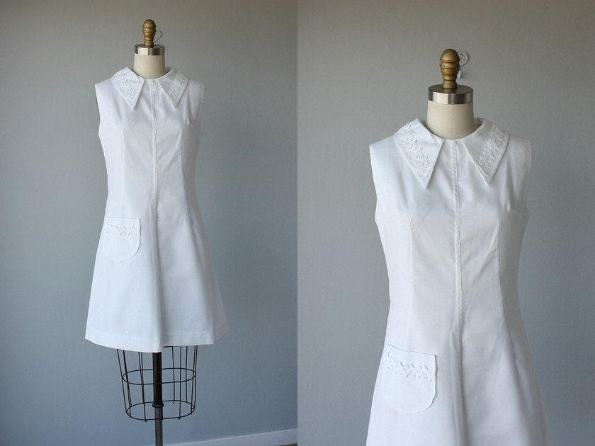 60s day dress / 1960s shift dress / chelsea collared dress / white 60s dress - size small