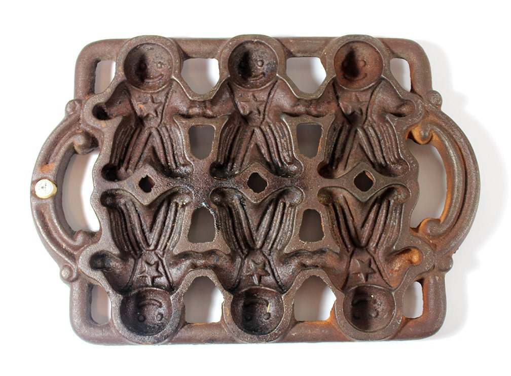 Vintage Cast Iron Gingerbread Mold