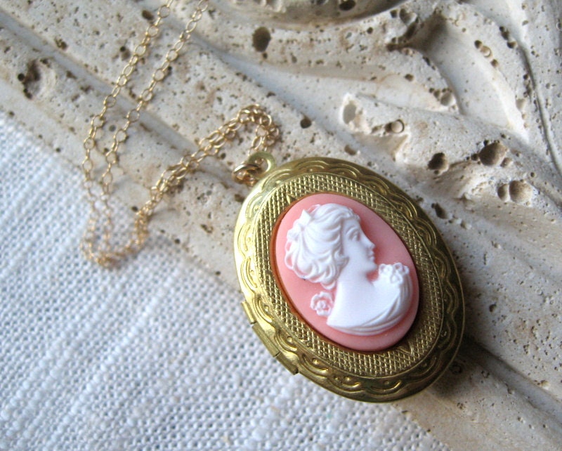 Vintage Cameo Locket Necklace, Blush Pink Cameo Locket, 14K Gold Chain, Brass Locket - Secrets